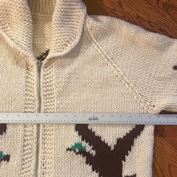 Mens Vintage duck sweater.  Wool feel.  Aprox XL to 2XL.  HANDMADE chunky knit. - Picture 13 of 17